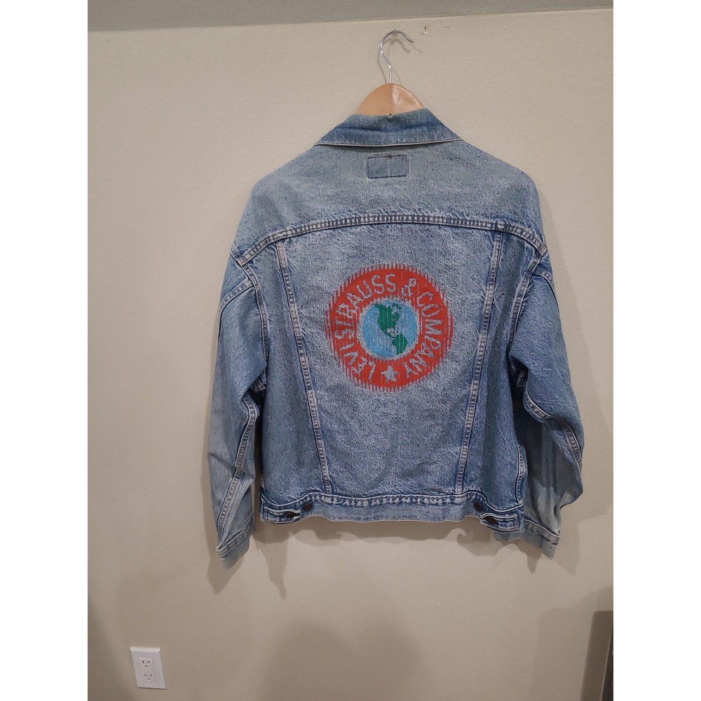 Vtg. Levi's Denim Jacket "Levi Strauss & Co." globe logo Men's SZ XL USA made